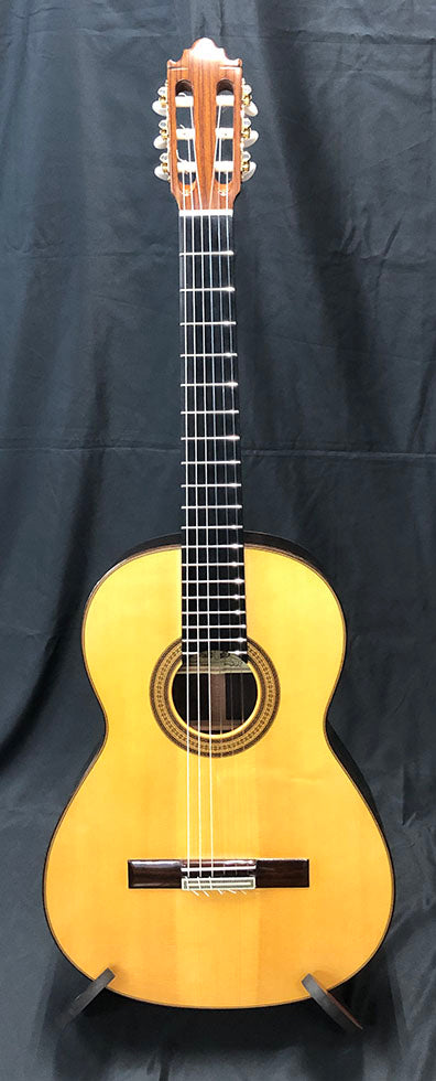 ビセンテ・カリージョ Vicente Carrillo  (松・インディアン・ローズウッド 650mm) スペイン 【新品】 クラシックギター