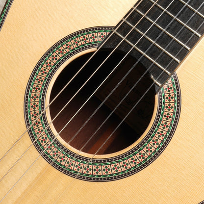 ビセンテ・カリージョ Vicente Carrillo 2024年 MaestroNX (松・ローズウッド 650mm) スペイン 【中古】 クラシックギター