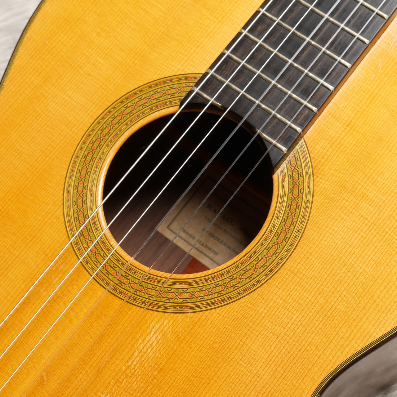 ラファエル・ロマン Rafael Roman 1995年 (松・ローズウッド 655mm) スペイン 【中古】 クラシックギター